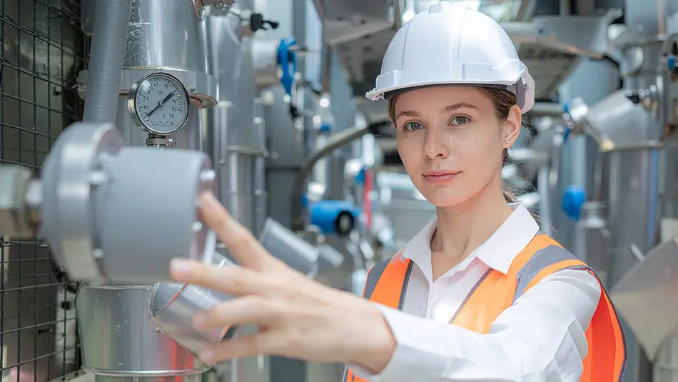 Marln Group engineer working onsite at a customer location, demonstrating technical expertise and collaboration in an industrial environment.
